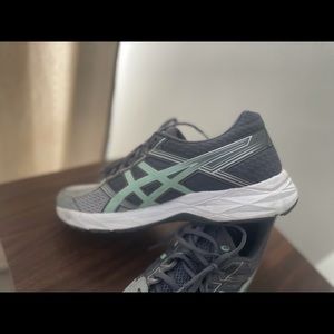 Size 10 ASICS